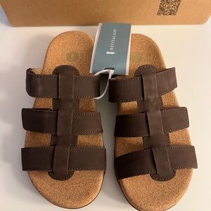 REVITALIGN Brown Sandals